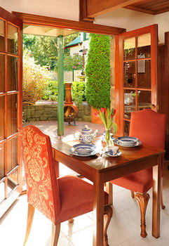 Mary Card's Coach House - NT Tourism 6