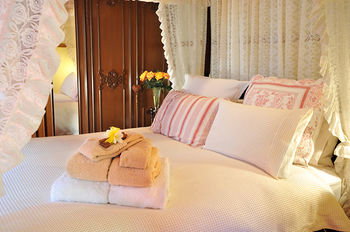 Mary Card's Coach House - NT Tourism 7