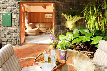 Mary Card's Coach House - NT Tourism 13