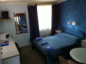 Bushmans Retreat Motor Inn - Accommodation NT 0