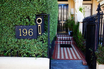 Carlton Terrace - Accommodation NT 9