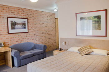 Baybrook Motor Inn & Apartments - Accommodation NT 13