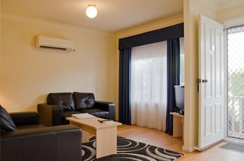 Baybrook Motor Inn & Apartments - Accommodation NT 24