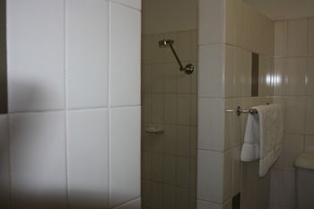 Crossroads Hotel Liverpool - Accommodation NT 8