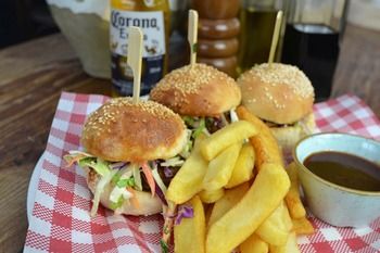 Crossroads Hotel Liverpool - Accommodation NT 14