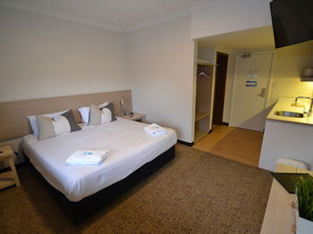 Crossroads Hotel Liverpool - Accommodation NT 18