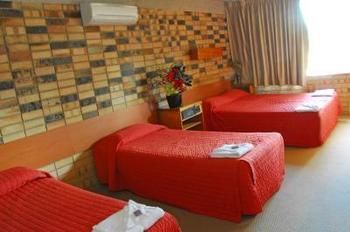 Palms Hotel Motel Chullora - Accommodation NT 0