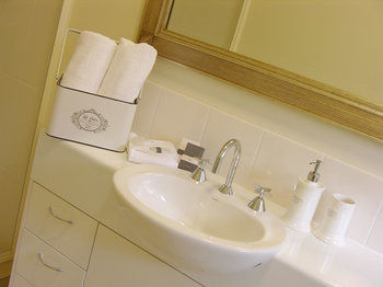 Apple Tree Cottage & Studio - Accommodation NT 2