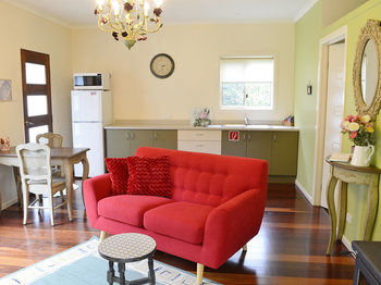 Apple Tree Cottage & Studio - Accommodation NT 13