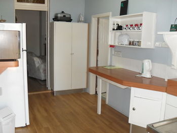 Aaron Cottage - Accommodation NT 9