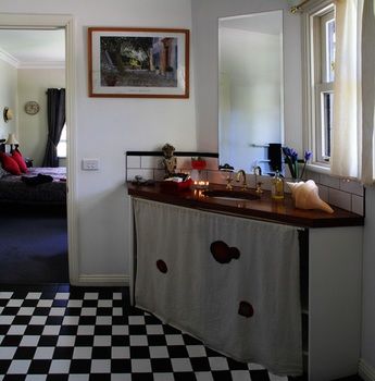 Merrow Cottages - Accommodation NT 11