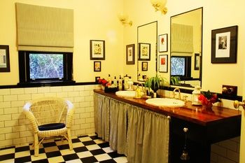 Merrow Cottages - Accommodation NT 12