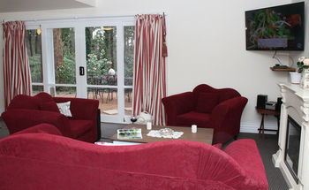 Merrow Cottages - Accommodation NT 33
