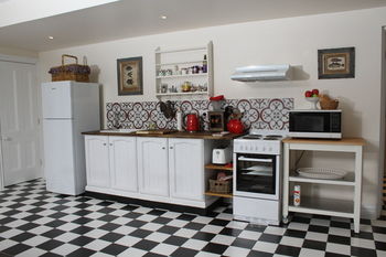 Merrow Cottages - Accommodation NT 41