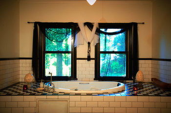 Merrow Cottages - Accommodation NT 53