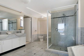 Windward Passage Holiday Apartments - Accommodation NT 15
