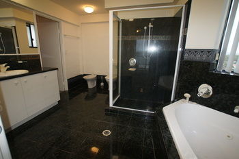 Windward Passage Holiday Apartments - Accommodation NT 16