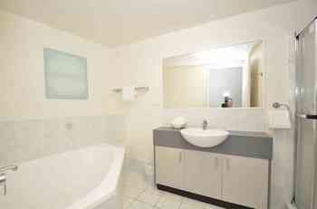 Windward Passage Holiday Apartments - Accommodation NT 46