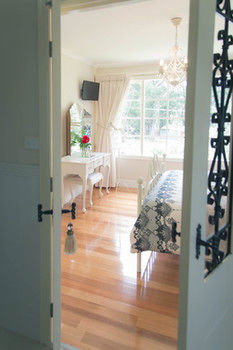 The Heart Of Emerald Bed & Breakfast - Accommodation NT 24