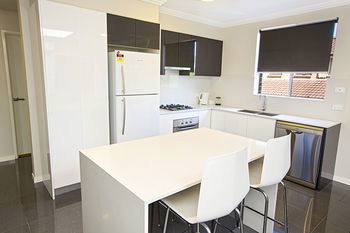 Astina Serviced Apartments - Parkside - Accommodation NT 5