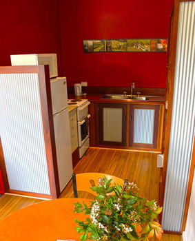 Valley Farm Vineyard Cottages - Accommodation NT 7