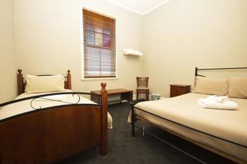 Peden's Hotel - Accommodation NT 0