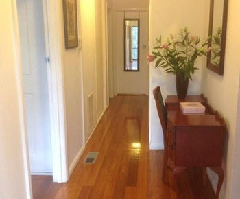 Eltham Retreat - Accommodation NT 11