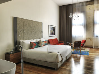 The Old Clare Hotel - Accommodation NT 47