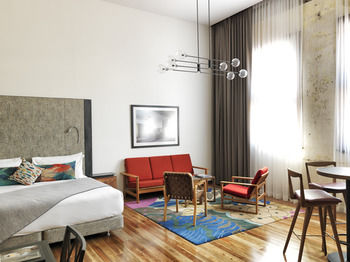 The Old Clare Hotel - Accommodation NT 53