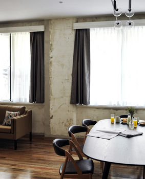 The Old Clare Hotel - Accommodation NT 66