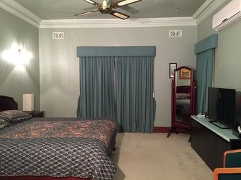 Relaxin - Accommodation NT 2