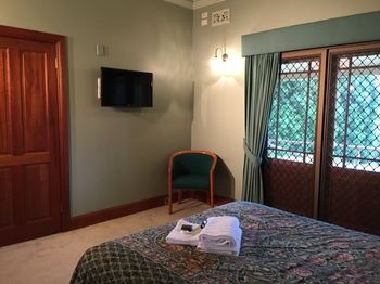 Relaxin - Accommodation NT 4