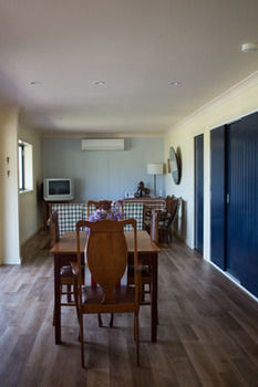 The Wattle Lodge - Accommodation NT 13