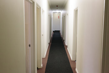 Mad Monkey Backpackers On Broadway - Adults Only - Accommodation NT 3