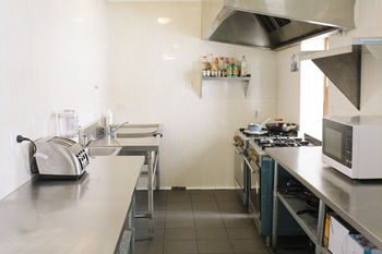Mad Monkey Backpackers On Broadway - Adults Only - Accommodation NT 5