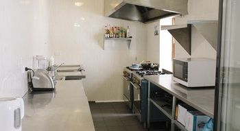 Mad Monkey Backpackers On Broadway - Adults Only - Accommodation NT 18