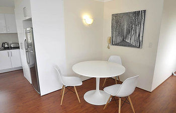Balmain 1 Mont Furnished Apartment - NT Tourism 2
