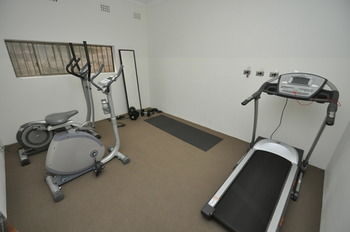 Balmain 2 Mont Furnished Apartment - NT Tourism 1