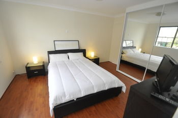 Balmain 2 Mont Furnished Apartment - NT Tourism 4
