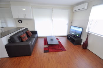 Balmain 2 Mont Furnished Apartment - NT Tourism 9