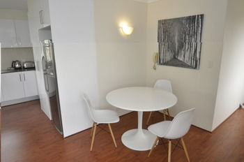 Balmain 2 Mont Furnished Apartment - NT Tourism 10