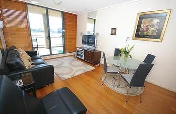 Homebush 122 Ben Furnished Apartment - Accommodation NT 6