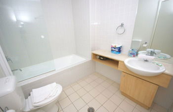 Homebush 3 Ben Furnished Apartment - Accommodation NT 6