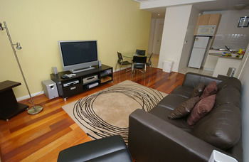 Homebush 3 Ben Furnished Apartment - Accommodation NT 7