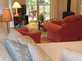 Myers Creek Cascades Luxury Cottages - Accommodation NT 4