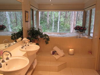Myers Creek Cascades Luxury Cottages - Accommodation NT 7