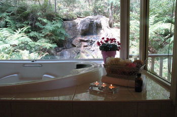Myers Creek Cascades Luxury Cottages - Accommodation NT 29