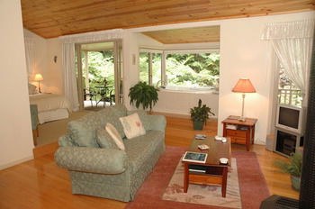 Myers Creek Cascades Luxury Cottages - Accommodation NT 37