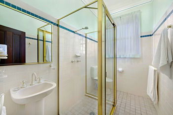 CBC Bed & Breakfast & Cafe - Accommodation NT 10