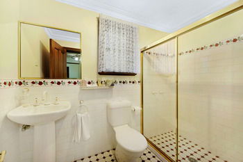 CBC Bed & Breakfast & Cafe - Accommodation NT 11